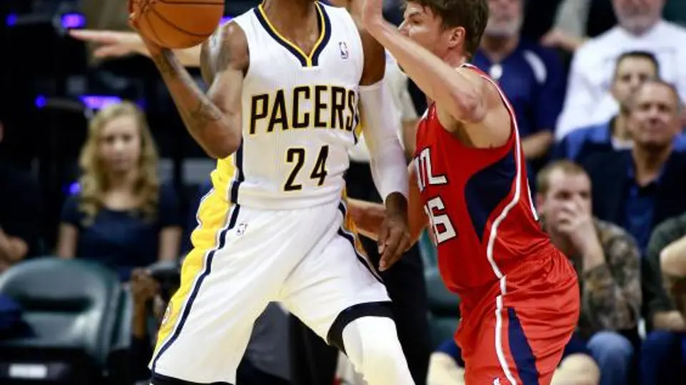 Ayón y los Hawks cayeron contra Pacers