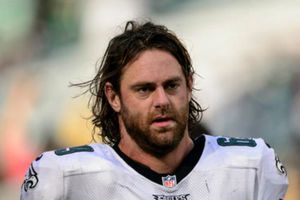 Mathis recibe cheque por cero dólares y cero centavos