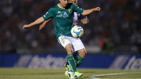 Jonny Magallón ya olvidó su pasado en Chivas