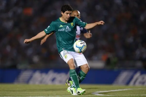 Jonny Magallón ya olvidó su pasado en Chivas