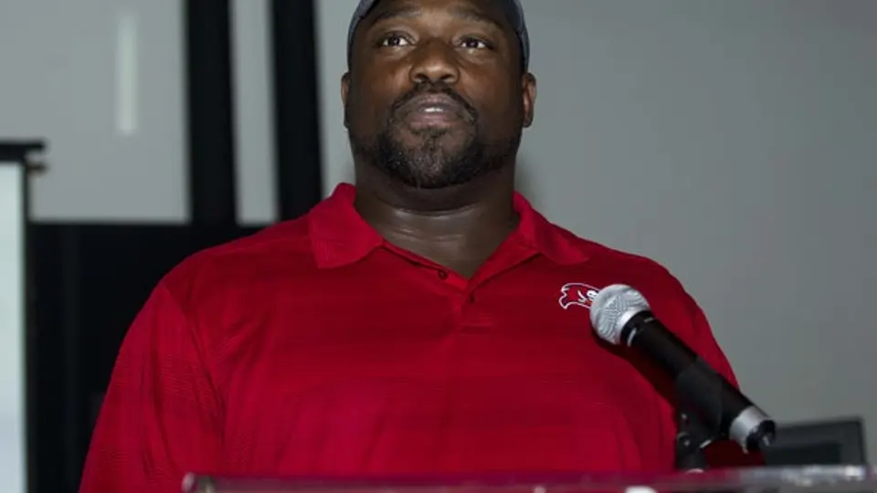 Warren Sap acude a la presentación del Madden 25