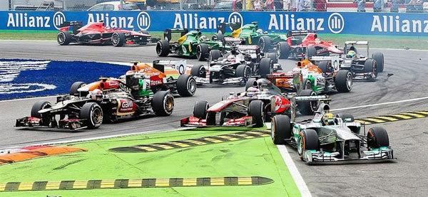 La competencia fue dura hasta la recta final donde Vettel se impuso | EFE