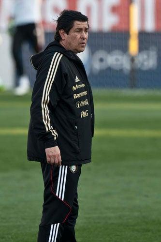 El 'Flaco' Tena dirigió su primera sesión al frente de la Selección de México | CÉSAR VICUNA