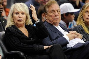 Ex dueño de Clippers critica al Magic Johnson