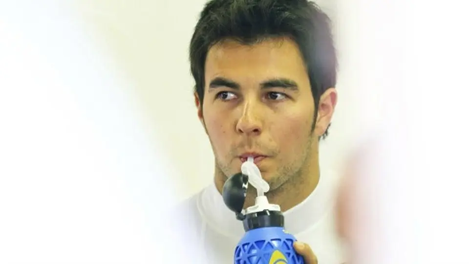 Checo y Guti, discretos en P3 de un circuito complicado