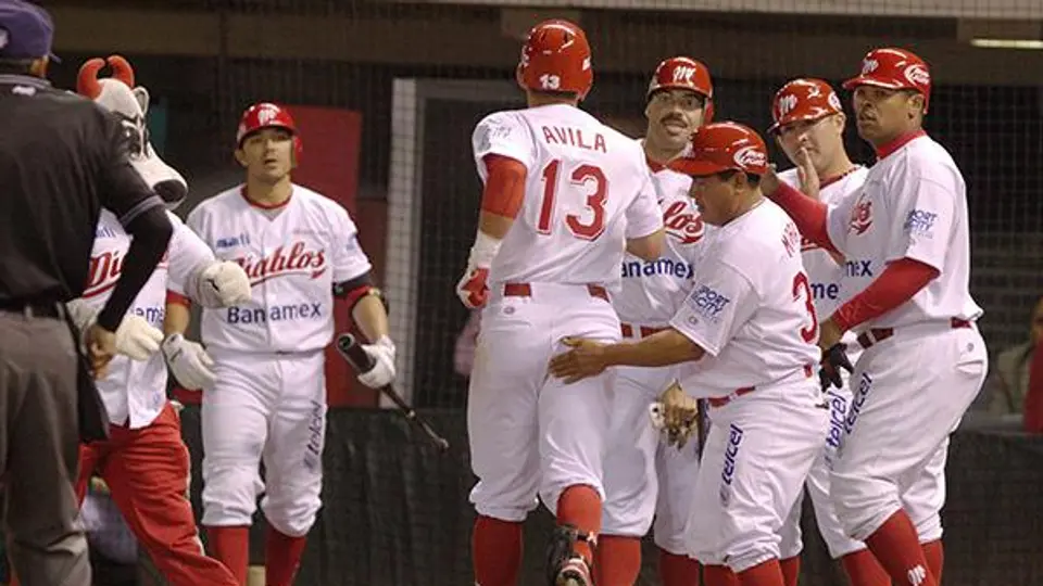 Diablos vence a Tigres en vibrante 'Guerra Civil'