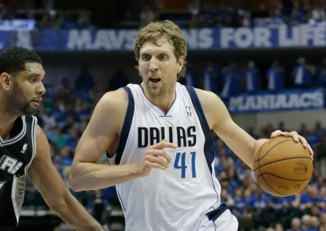 Nowitzki aceptaría reducción de salario con Mavericks
