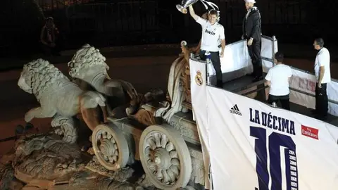 Real Madrid celebra con su afición en La Cibeles