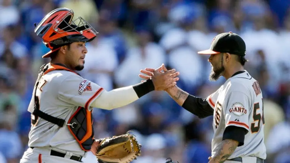 Sergio Romo llega a 35 salvamentos en la temporada