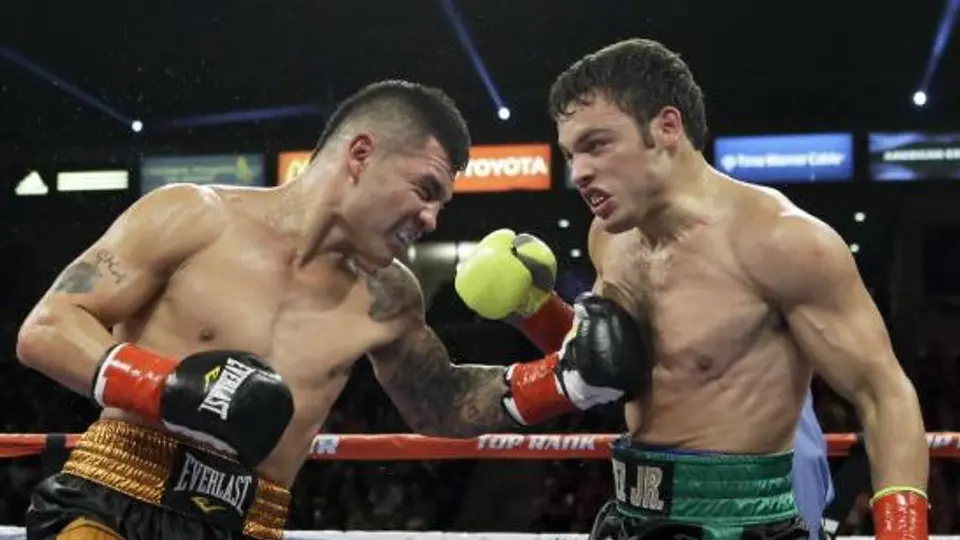 Chávez Jr. a punto de firmar pelea con Golovkin