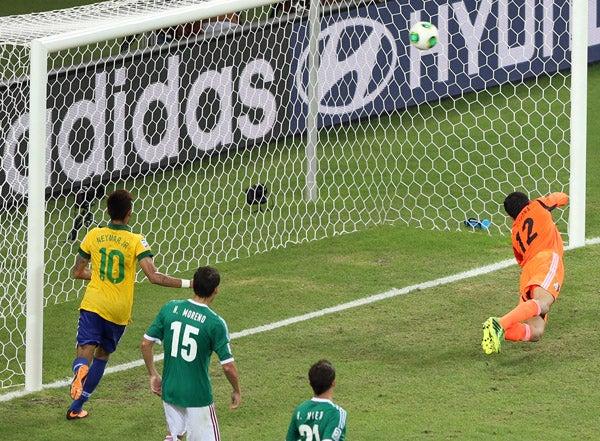El segundo tanto, anotado por Jo | AP