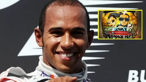 Hamilton estrena diseño de casco, con caricatura de su novia y su perro