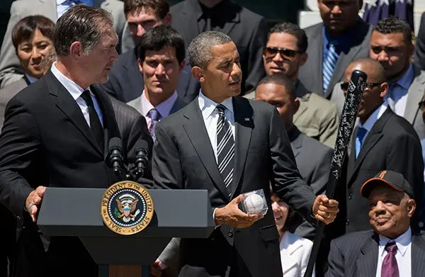 Obama rinde homenaje a Gigantes de San Francisco