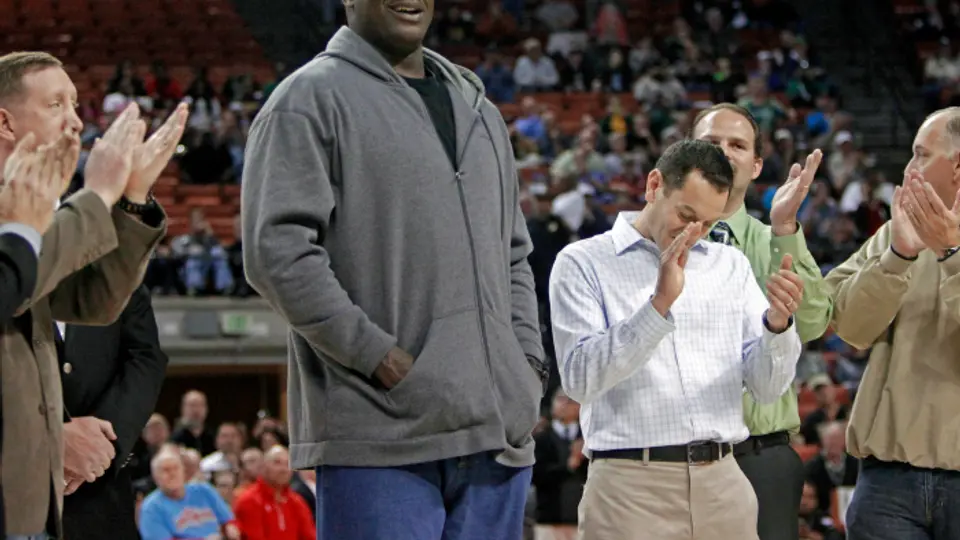 Shaq gasta mil dólares semanales en apps