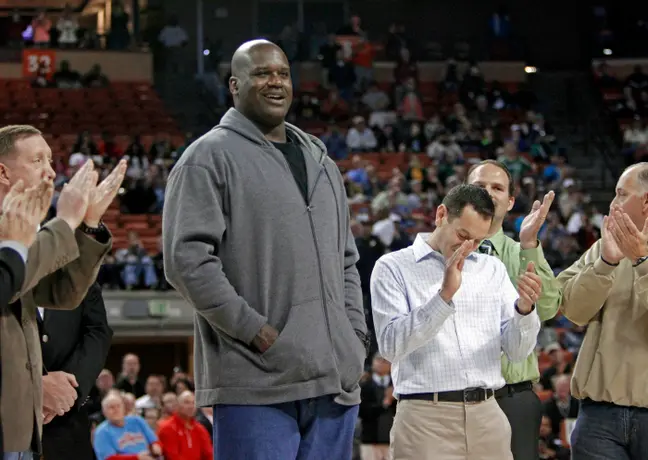 Shaq gasta mil dólares semanales en apps