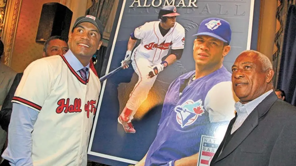 Roberto Alomar es inmortalizado en Baltimore