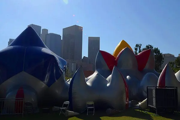 Viaje al interior de una mega escultura