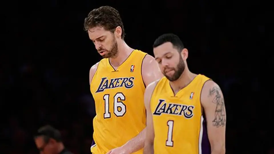 Lakers sufre histórica paliza contra Clippers