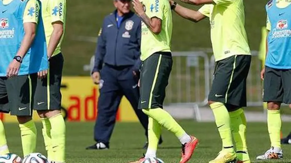 Neymar llora tras visita de aficionado