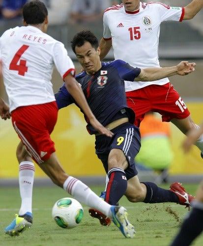 Okazaki fue un peligro constante para México en la primera mitad | EFE