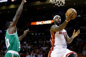 LeBron comanda triunfo del Heat sobre Milwaukee