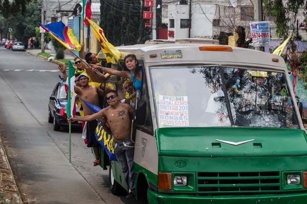 Los microbuses fueron el medio de transporte de algunos | RICARDO FLORES