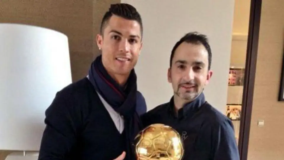 CR7 presume Balón de Oro a su peluquero