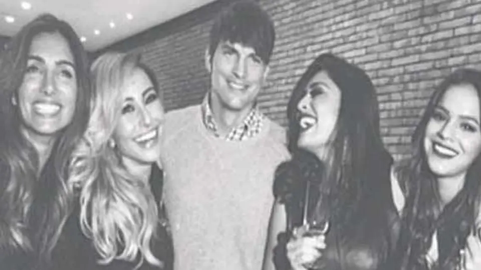 Ashton Kutcher, de fiesta con novia de Neymar