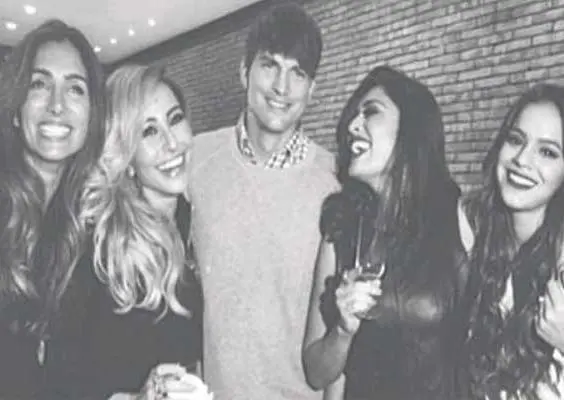 Ashton Kutcher, de fiesta con novia de Neymar