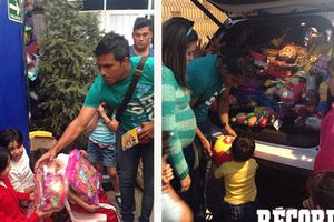 Javier Cortés ayuda a los Reyes Magos