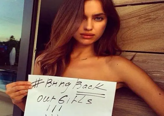 Irina Shayk, criticada por su topless solidario