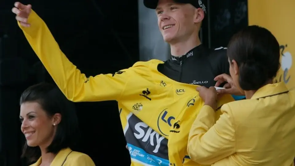 Froome se impone en la prueba contrarreloj