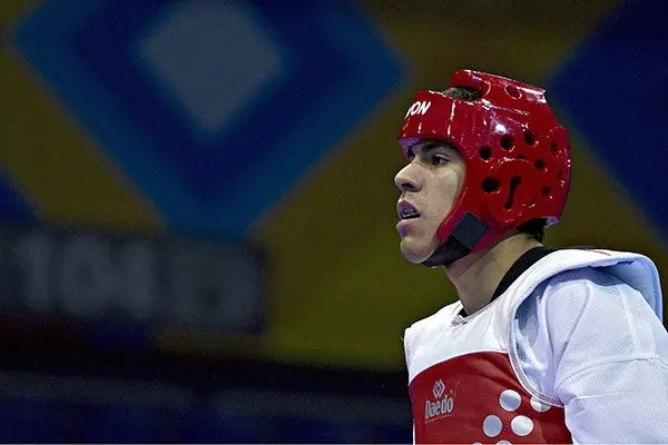 Uriel Adriano avanza a Octavos en Mundial de TKD