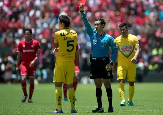 César Arturo Ramos expulsa a Molina | MEXSPORT