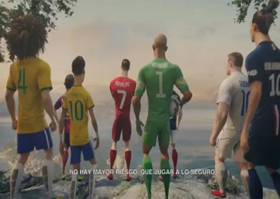 Estrellas del balompié rescatan el futbol