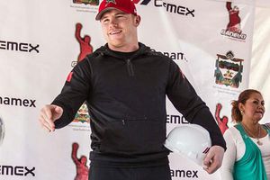 Canelo regresaría frente a Angulo en marzo
