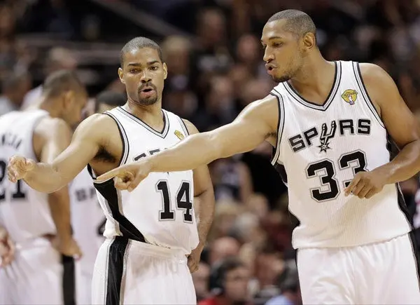 Spurs toma ventaja en las Finales de la NBA