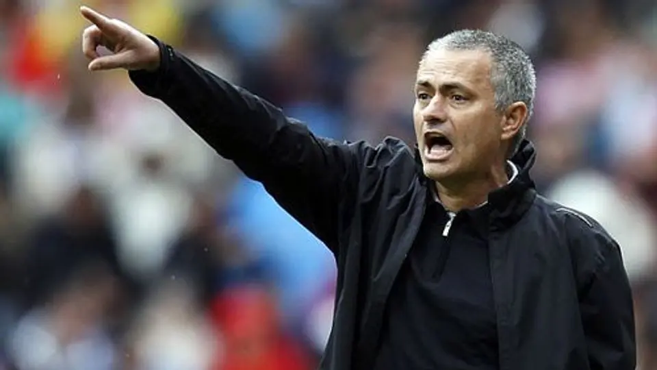 Prensa inglesa dan oficial la llegada de Mourinho al Chelsea