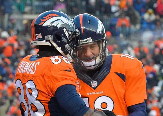 Manning y los Broncos aplastan a los Titanes