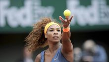 Serena Williams debuta con triunfo en Roland Garros