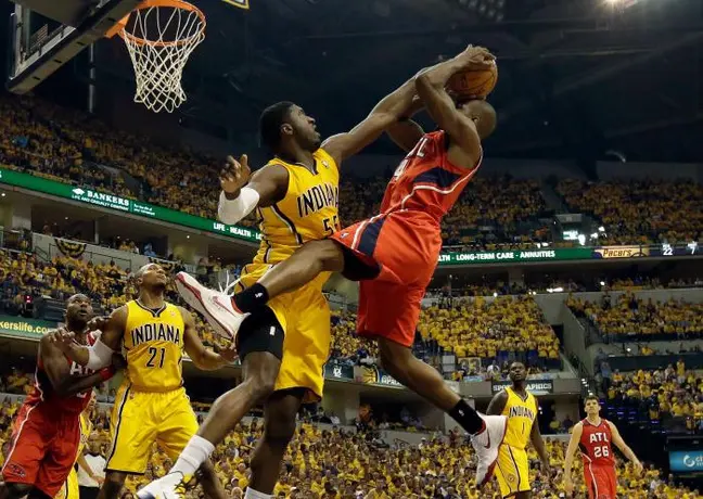 Pacers despierta y gana serie contra Hawks en casa