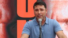 Oscar de la Hoya busca renovar su empresa