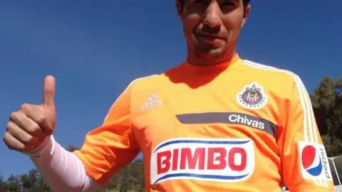 Chivas oficializa fichaje de Jair Pereira