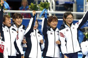 Corea del Sur gana oro en patinaje de pista corta