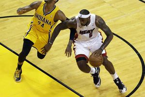 LeBron James da victoria al Heat de último segundo