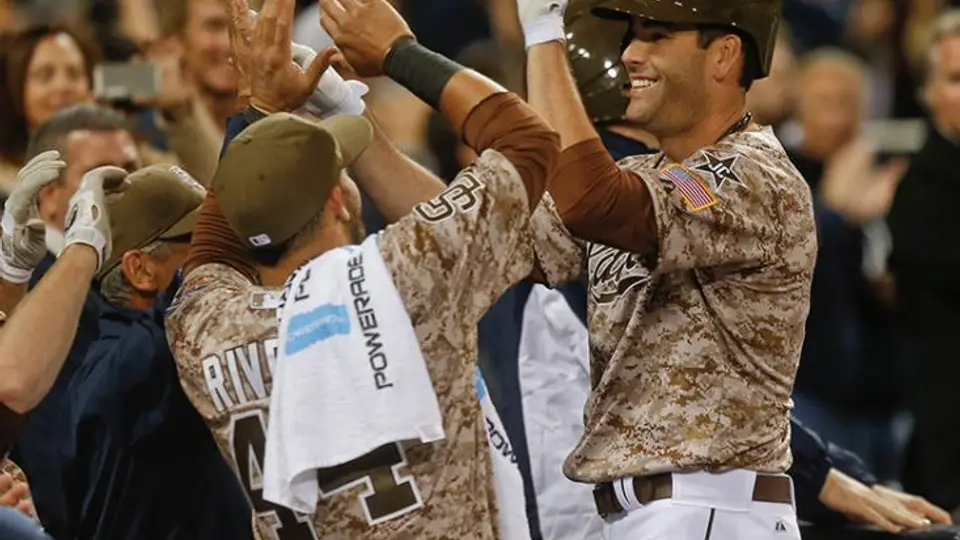 Padres se imponen a Dodgers en juego inaugural