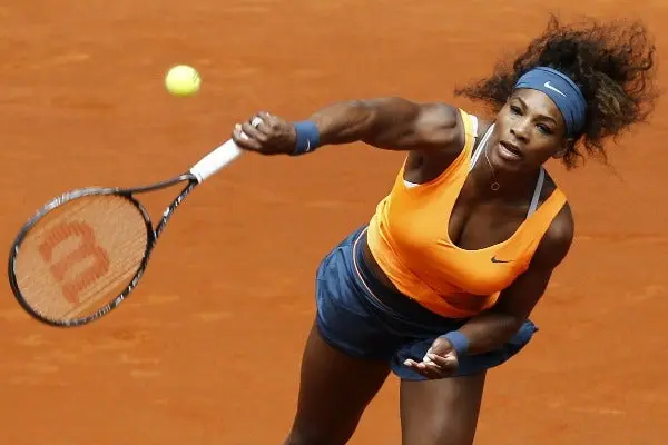 Serena Williams se impone y avanza a Cuartos