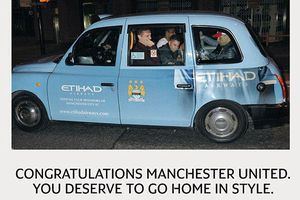 Patrocinador de Manchester City se burla de los 'Red Devils'