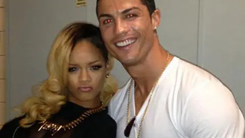 Rihanna pone en duda preferencias sexuales de CR7