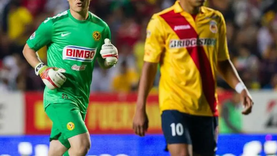 Primo le gana comida a Moisés Muñoz